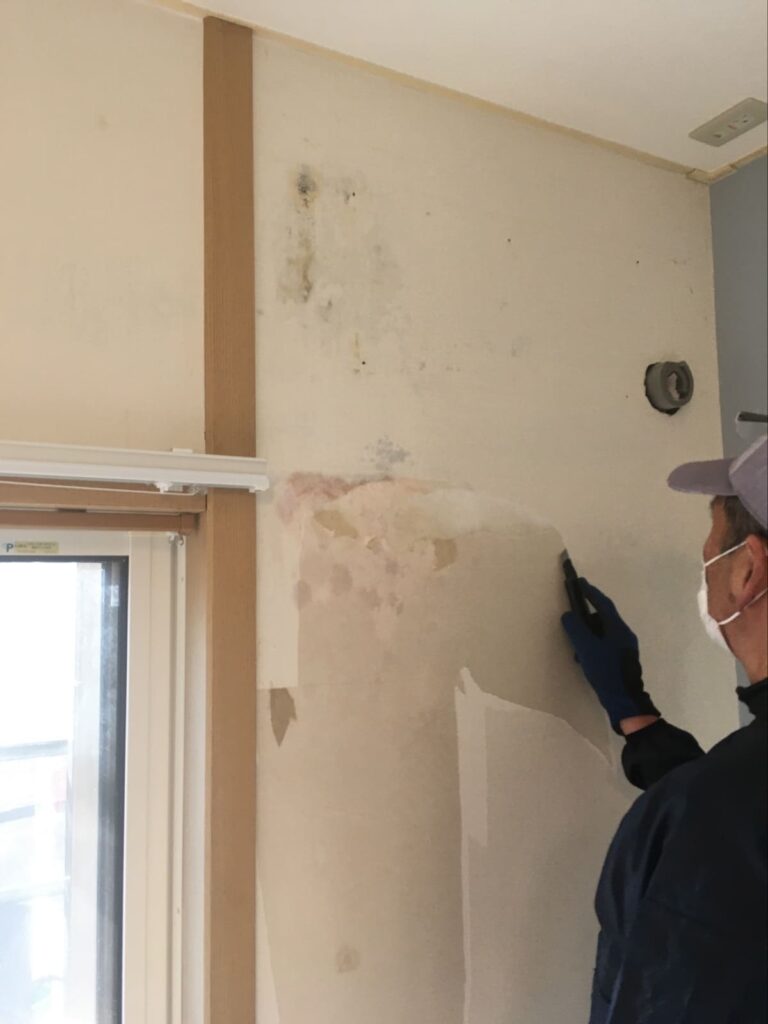 雨漏りしている壁 株式会社Matsudaira