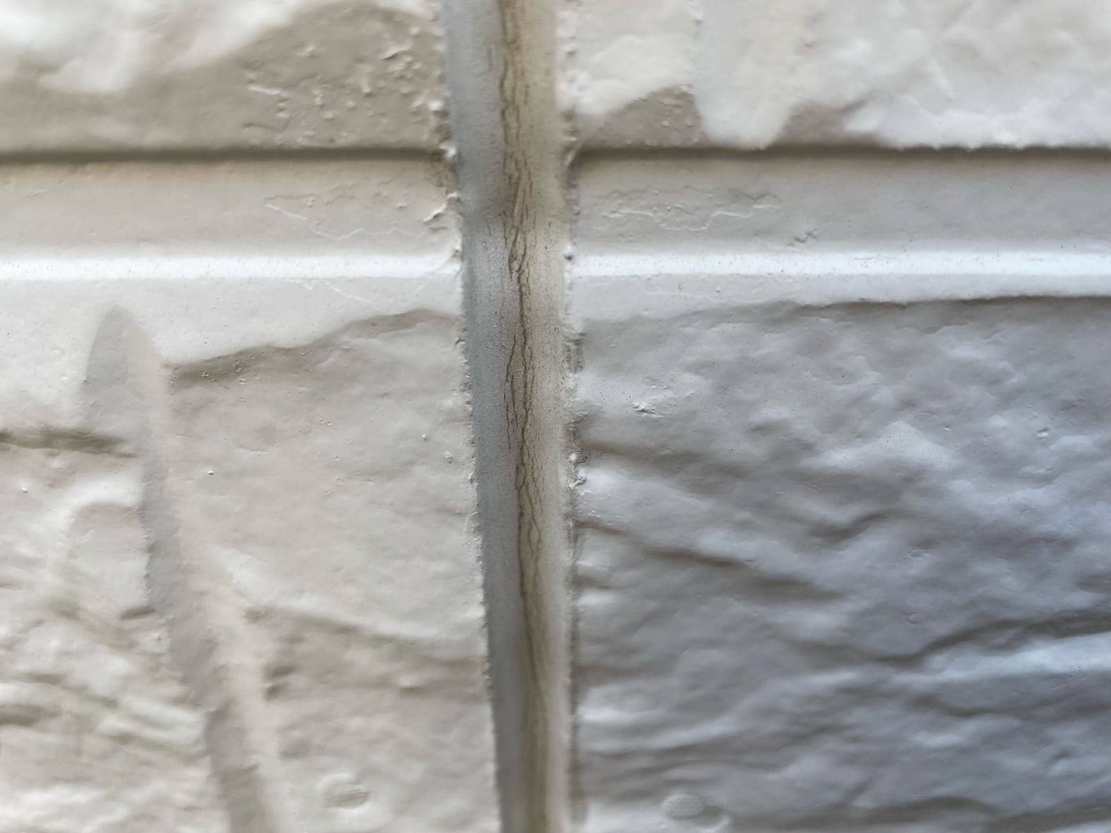 サイディング外壁のシーリングの痩せ・ひび割れ