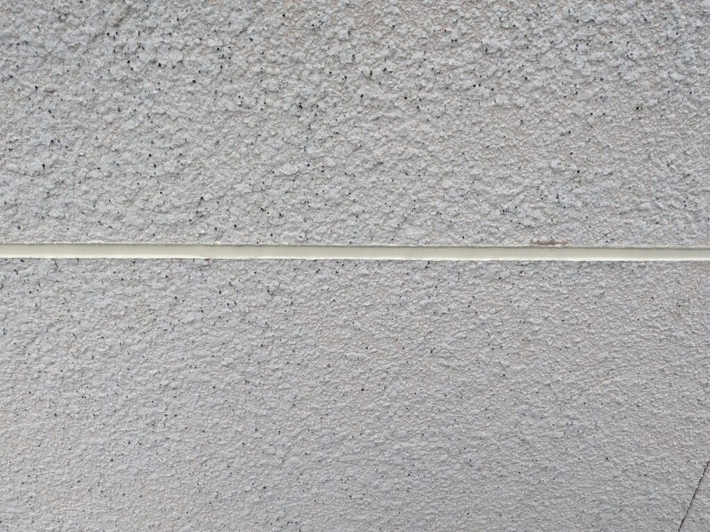 プロタイムズ明石駅前店のシーリング打設後の写真