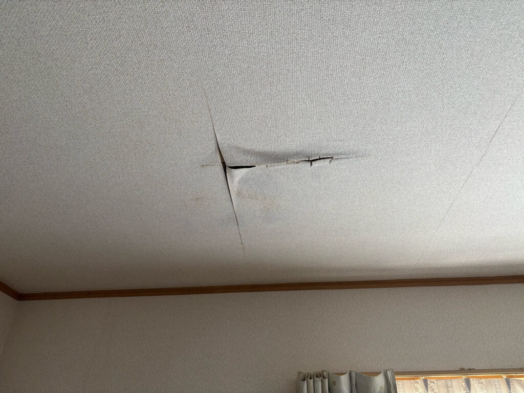 プロタイムズ明石駅前店の雨漏り事例写真